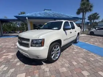 2011 Chevrolet Avalanche LTZ's photo