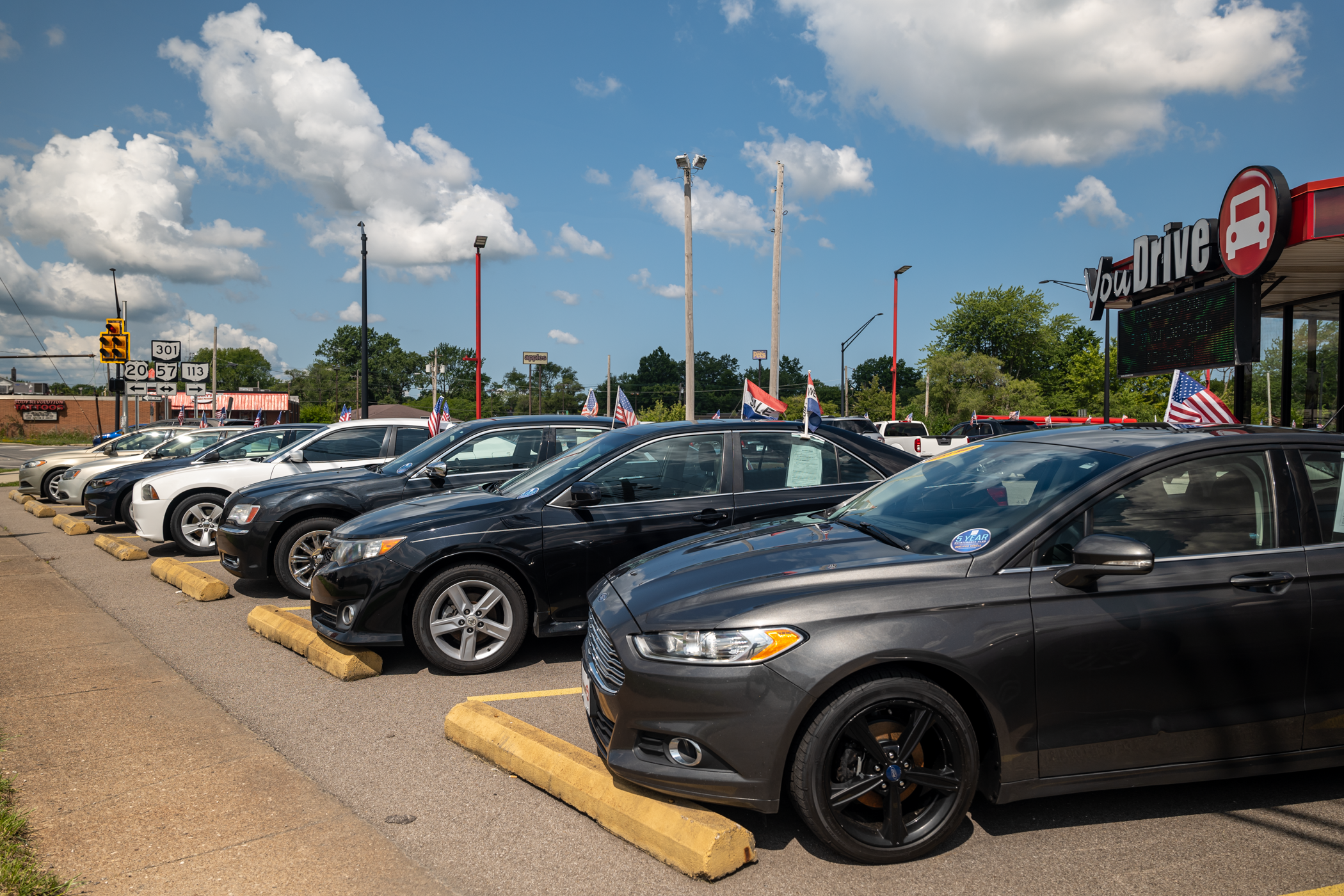 Elyria, OH - Showroom